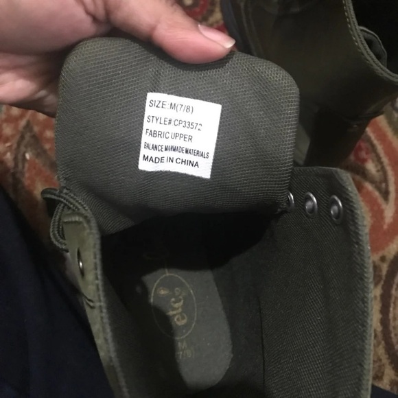 Etc love Oliver green lace up booties -7/8 size - Picture 12 of 12